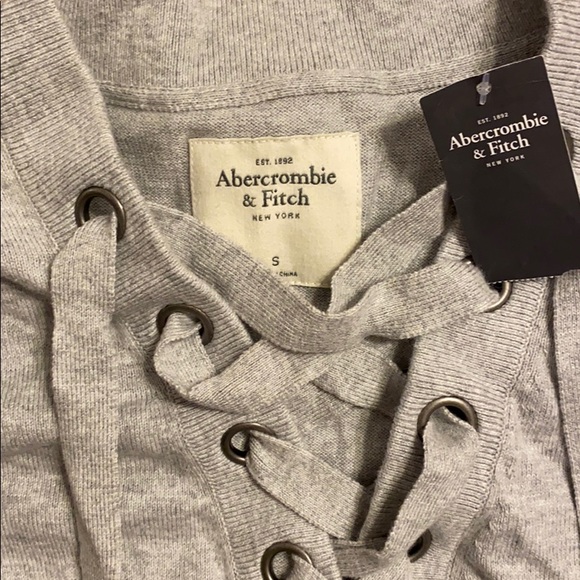 NWT Abercrombie Gray Lace Up Sweater - Picture 5 of 6